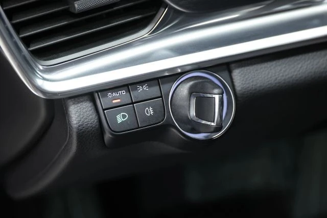 2022 Porsche 971 Panamera - Image 24 of 31