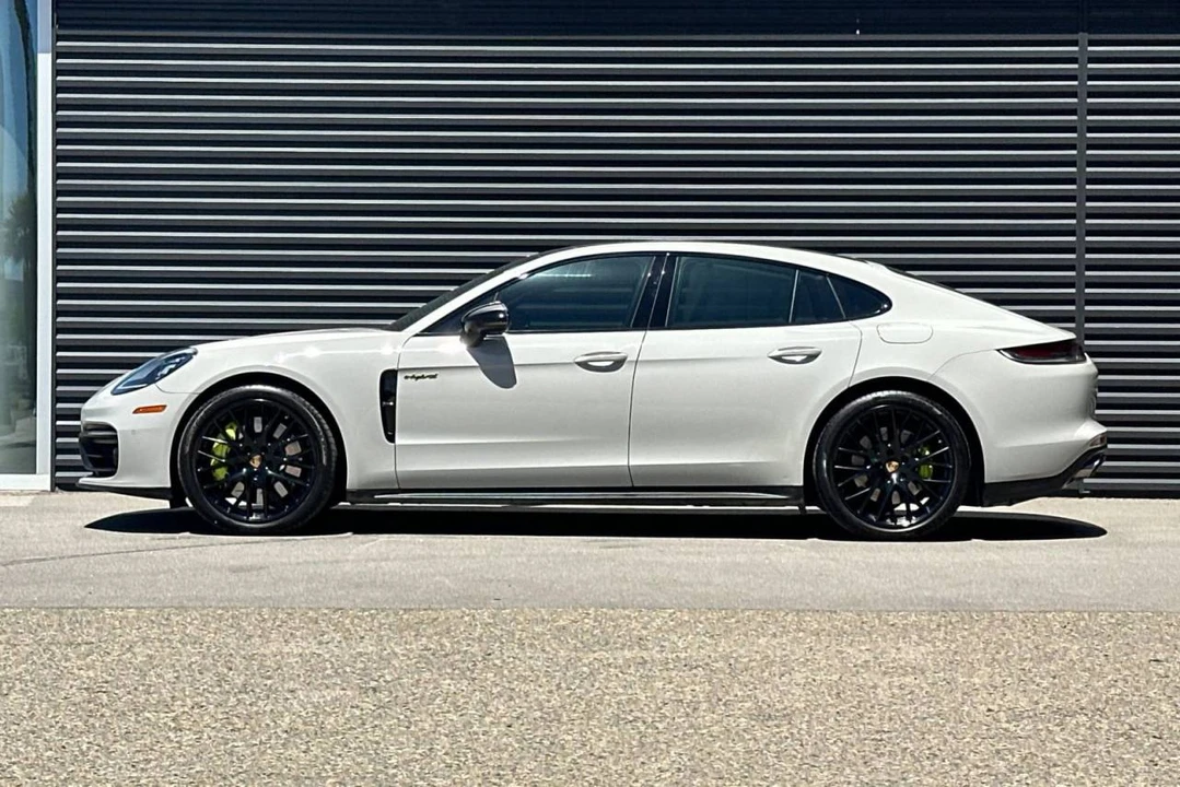 2022 Porsche 971 Panamera 4S - Image 2 of 5