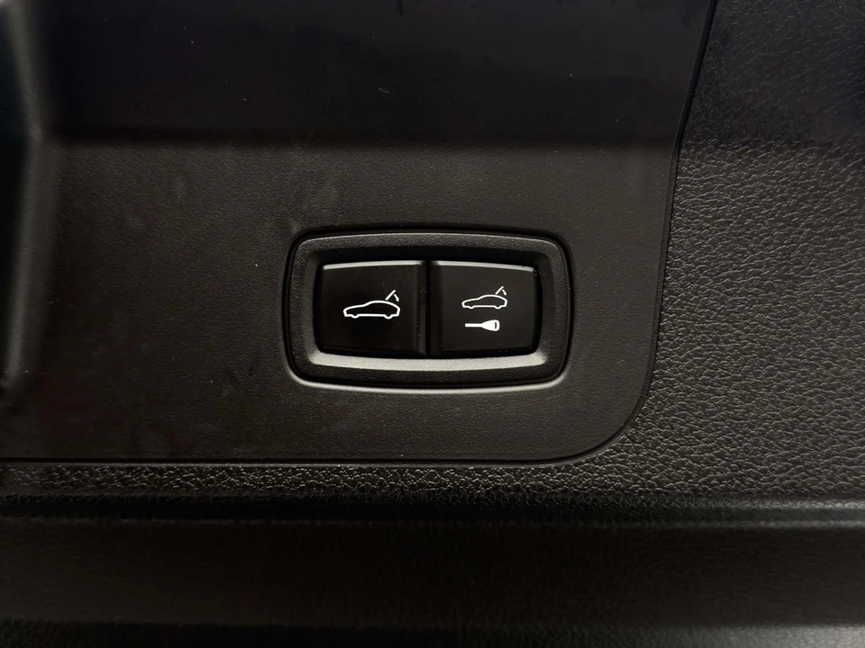 2022 Porsche 971 Panamera S - Image 25 of 31