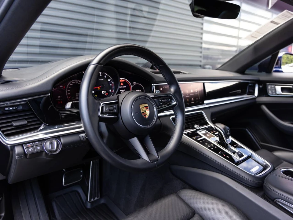 2022 Porsche 971 Panamera 4S - Image 4 of 5