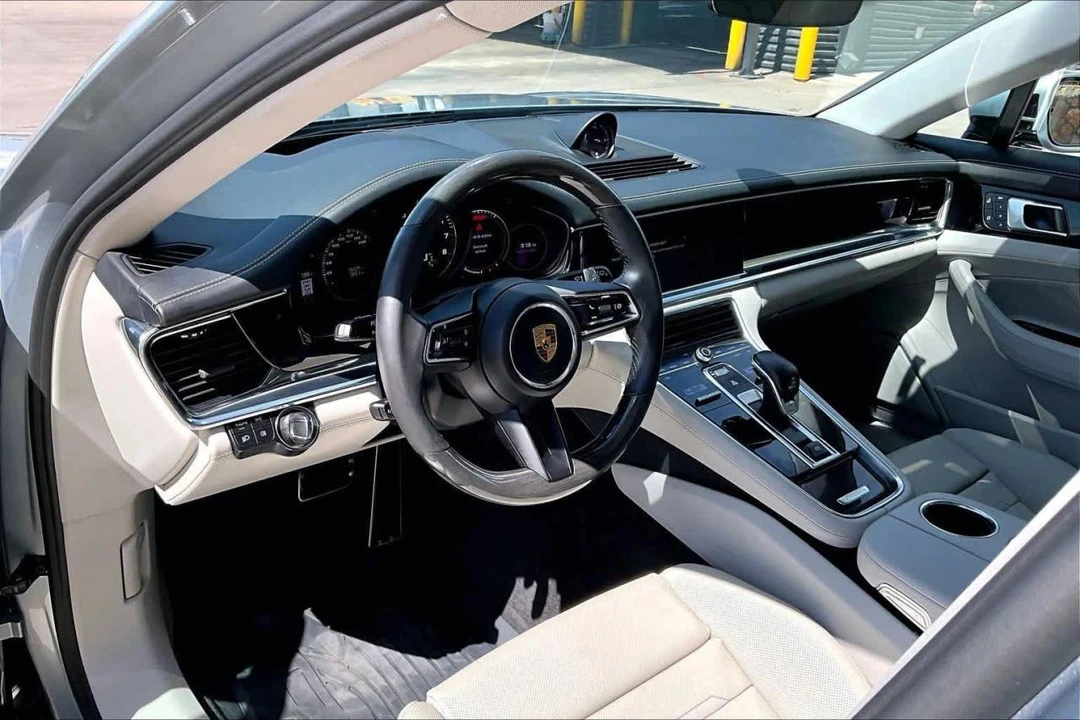 2022 Porsche 971 Panamera 4S - Image 4 of 5