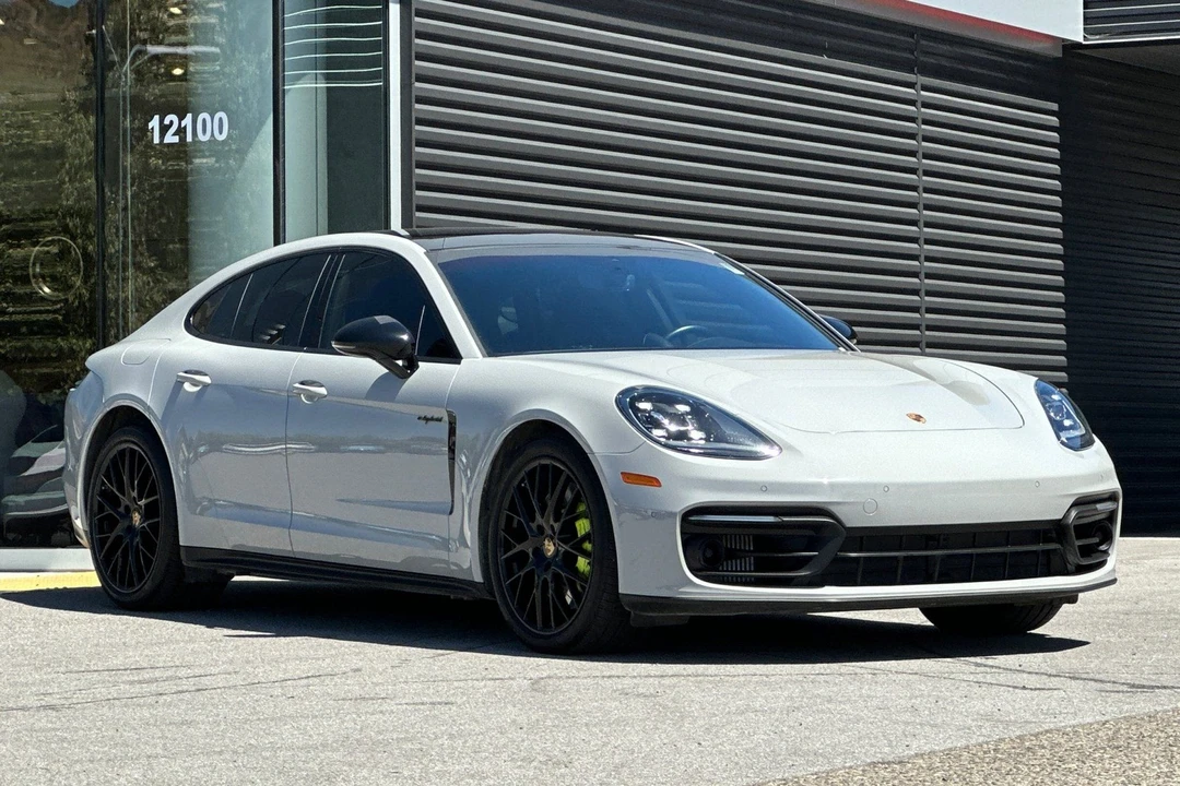2022 Porsche 971 Panamera 4S - Image 10 of 31