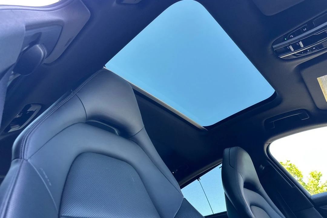 2022 Porsche 971 Panamera 4S - Image 18 of 31