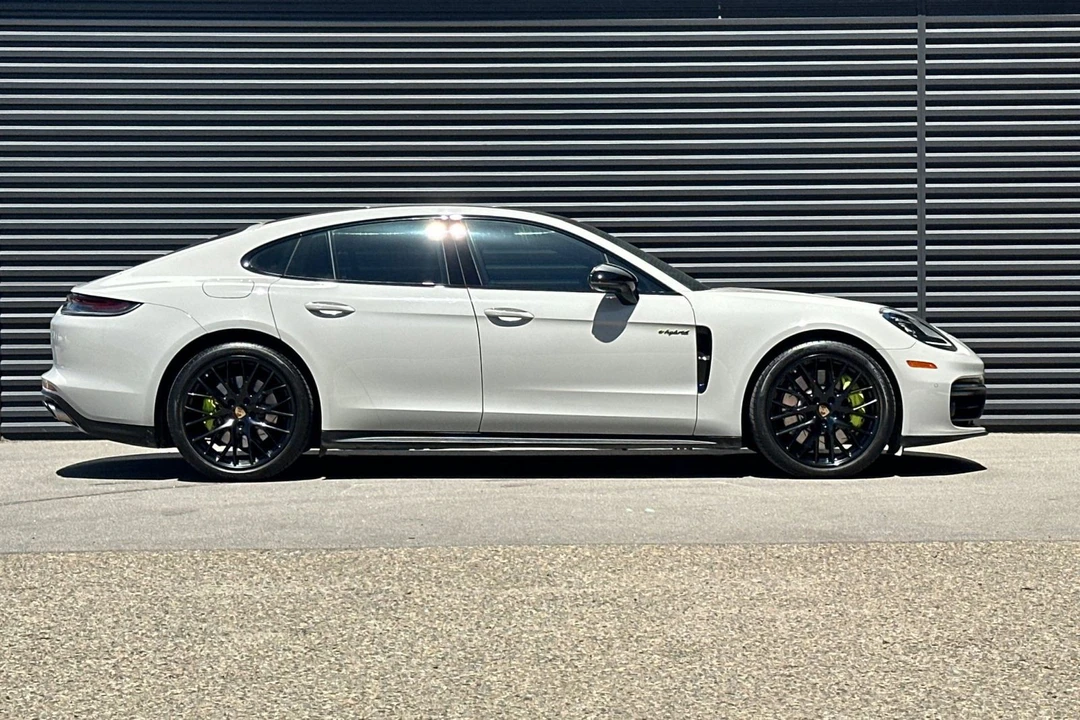 2022 Porsche - Image 9 of 31