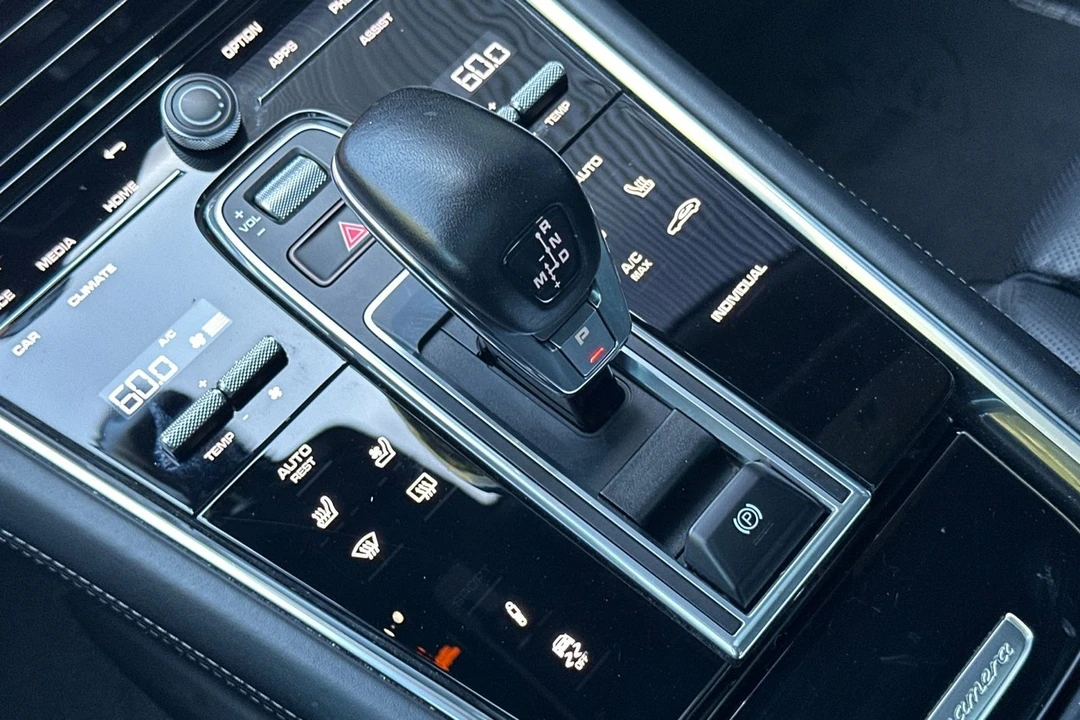 2022 Porsche - Image 27 of 31