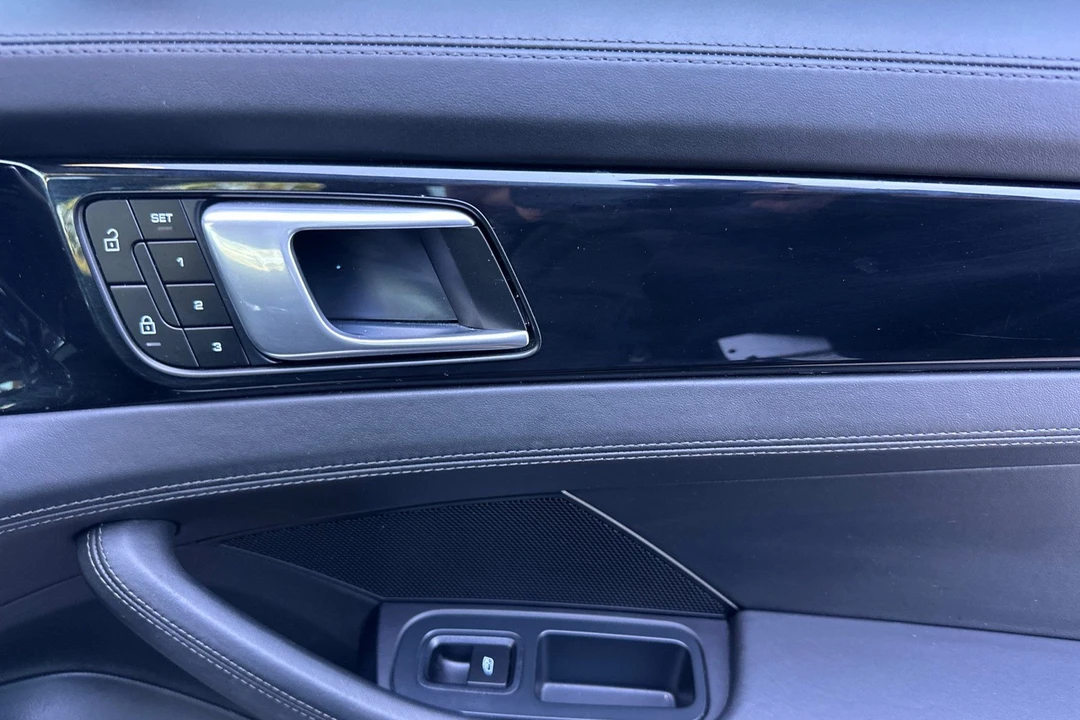 2022 Porsche 971 Panamera 4S - Image 19 of 31