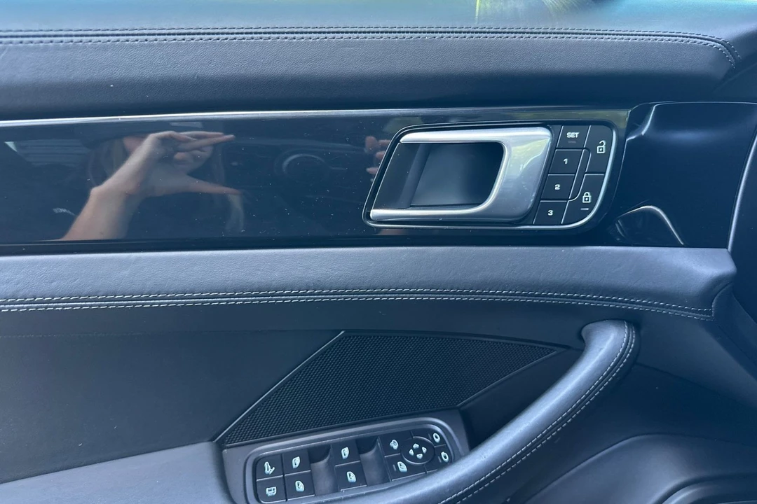 2022 Porsche - Image 12 of 31