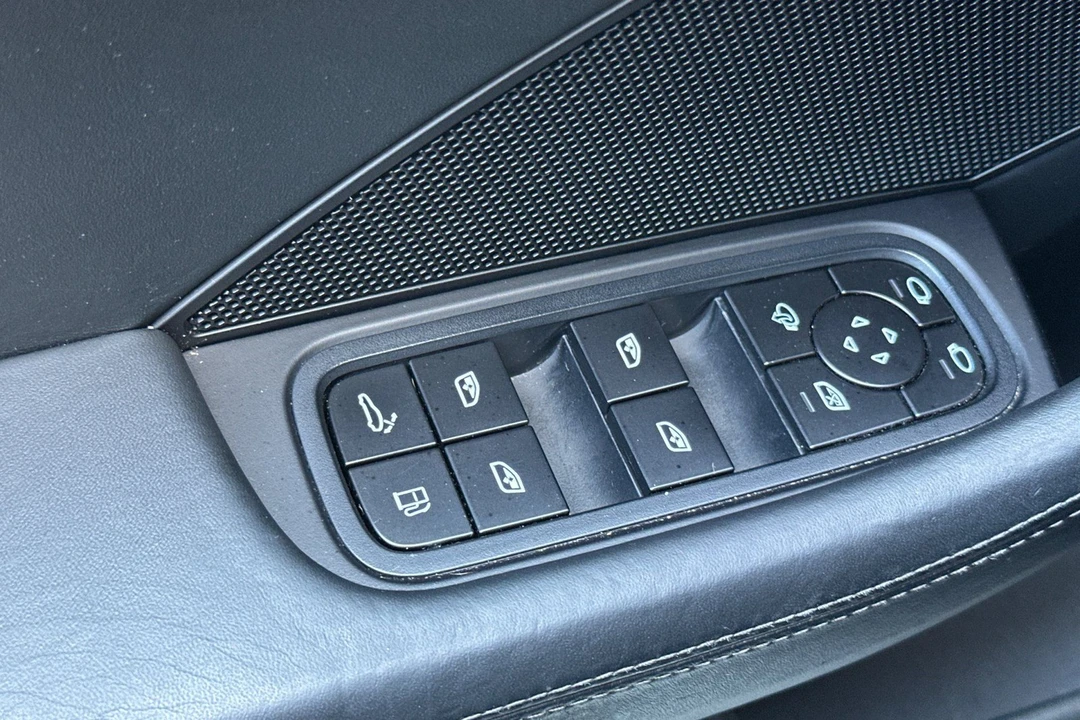 2022 Porsche 971 Panamera 4S - Image 13 of 31
