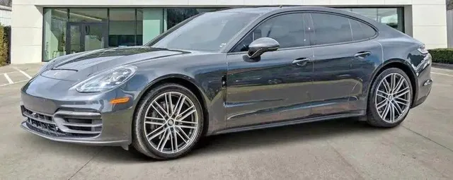 2022 Porsche Panamera Base