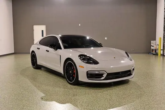 2022 Porsche Panamera GTS