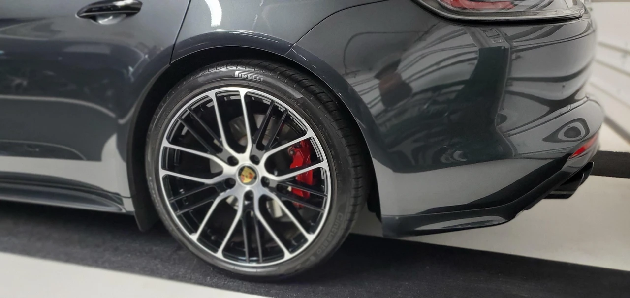 2022 Porsche 971 Panamera GTS - Image 27 of 31