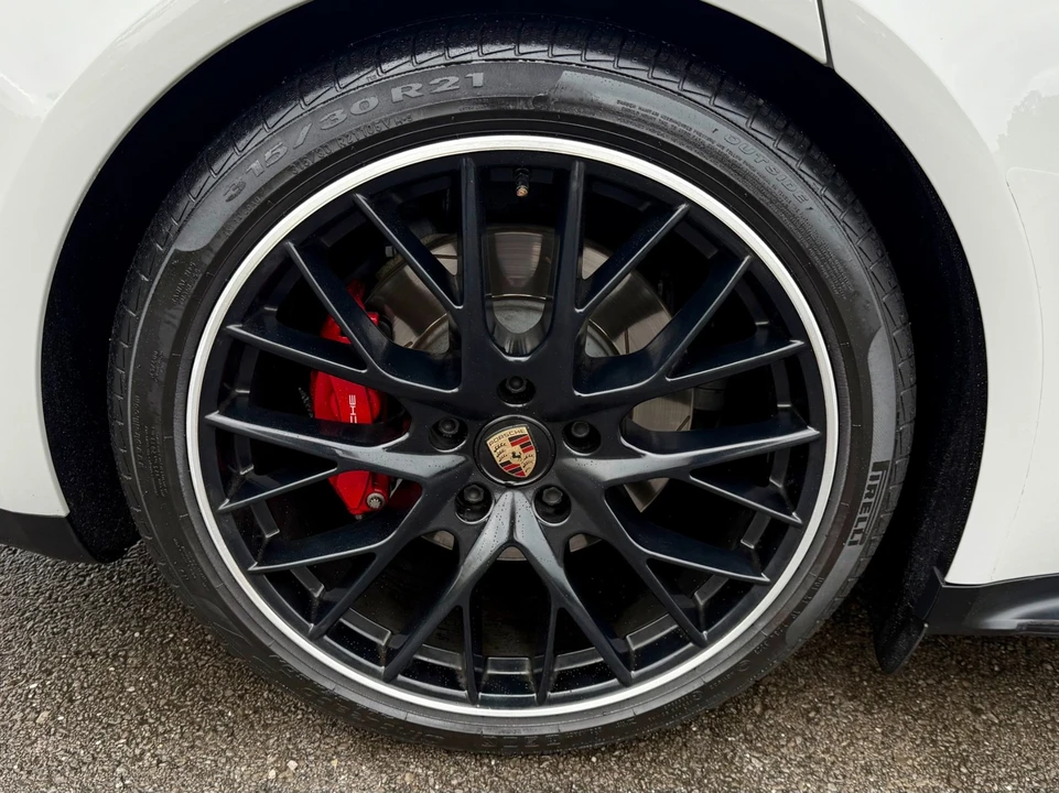 2022 Porsche 971 Panamera GTS - Image 17 of 31