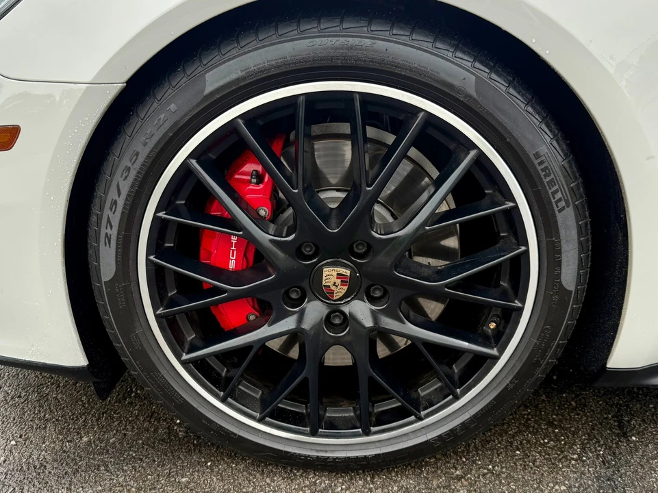 2022 Porsche 971 Panamera GTS - Image 13 of 31
