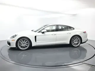 2022 Porsche 976 Panamera - Image 2 of 4