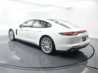2022 Porsche 976 Panamera - Image 3 of 4