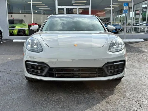 2022 Porsche Panamera
