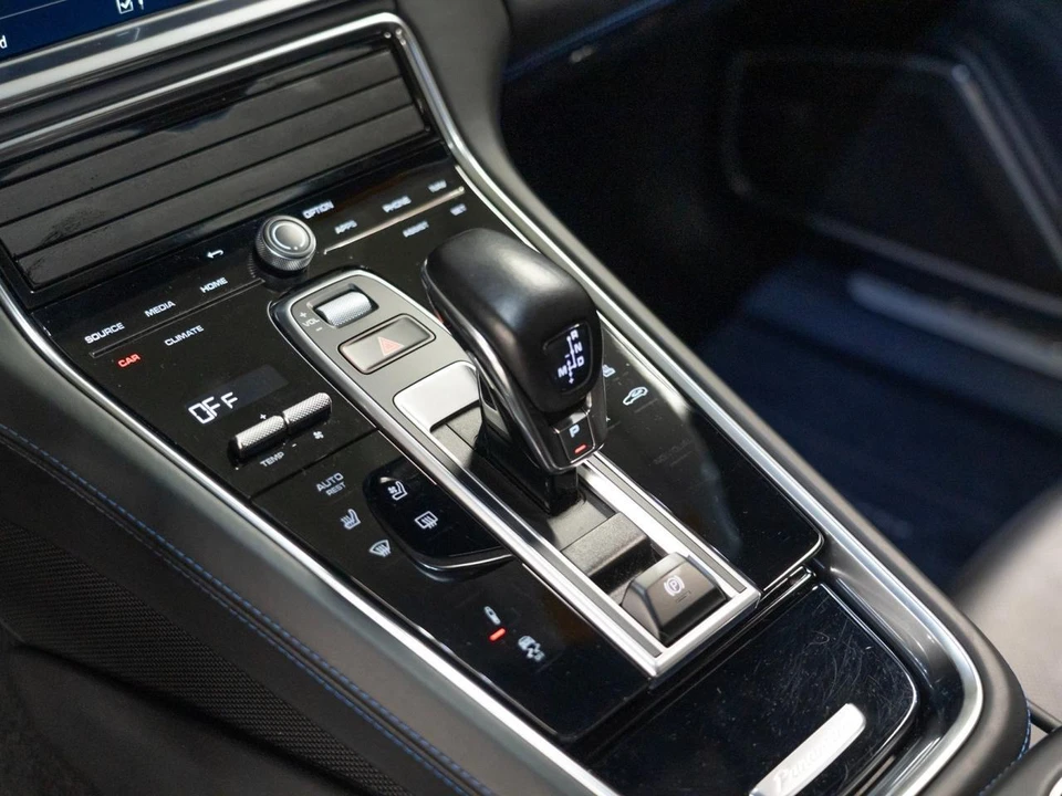 2022 Porsche 971 Panamera Turbo - Image 23 of 30