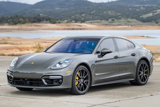 2022 Porsche Panamera Turbo S