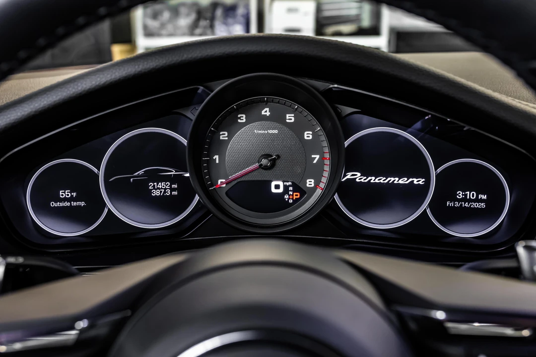 2022 Porsche 976 Panamera - Image 27 of 31