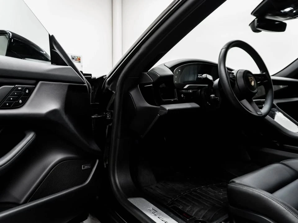 2022 Porsche Taycan - Image 5 of 7