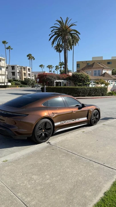 2022 Porsche Taycan 4S - Image 11 of 13