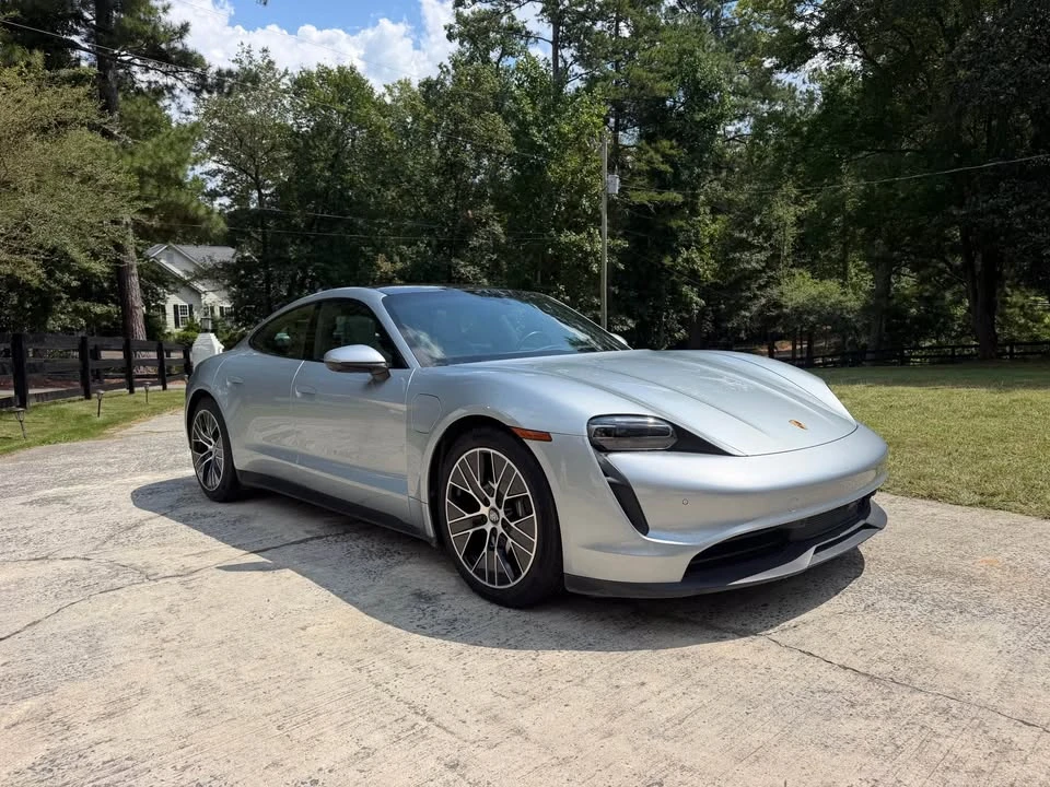 2022 Porsche Taycan - Image 4 of 10