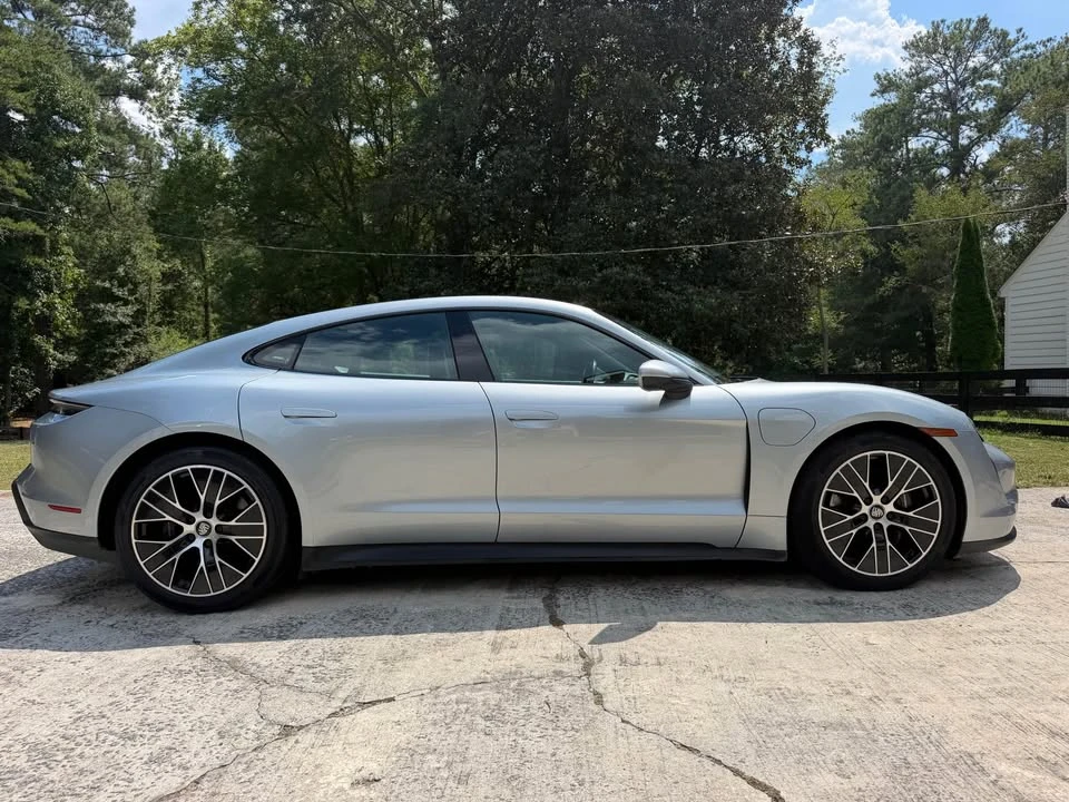 2022 Porsche Taycan - Image 2 of 10
