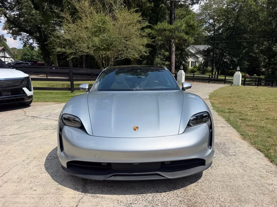 2022 Porsche Taycan - Image 3 of 10