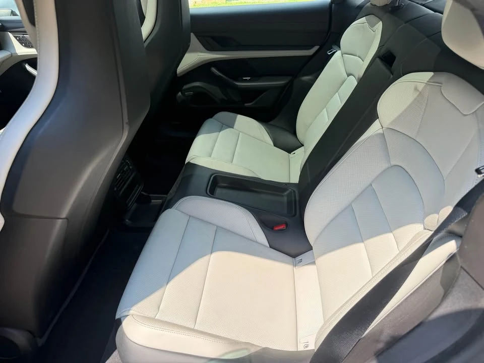 2022 Porsche Taycan - Image 9 of 10