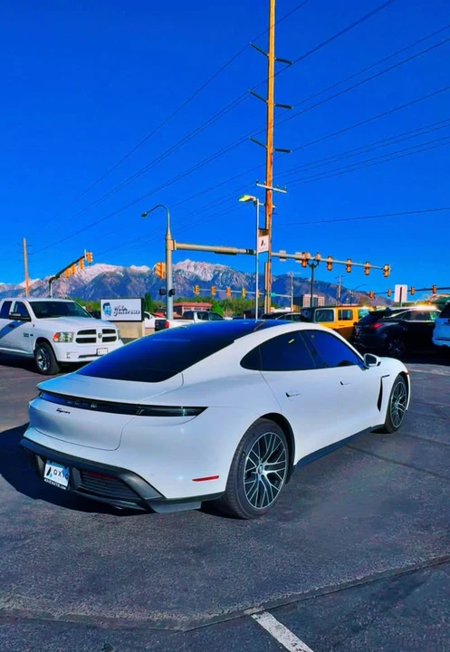 2022 Porsche Taycan - Image 4 of 12