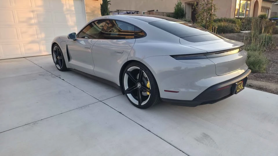 2022 Porsche Taycan - Image 6 of 10