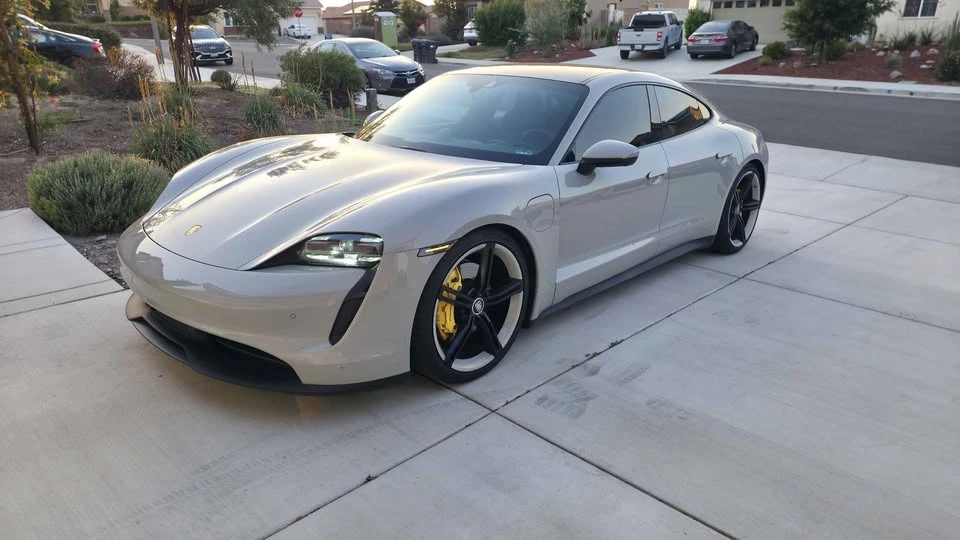 2022 Porsche Taycan - Image 2 of 10