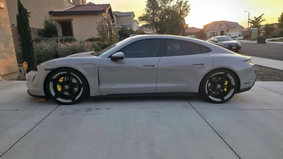 2022 Porsche Taycan - Image 5 of 10