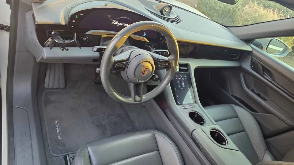 2022 Porsche Taycan - Image 9 of 10