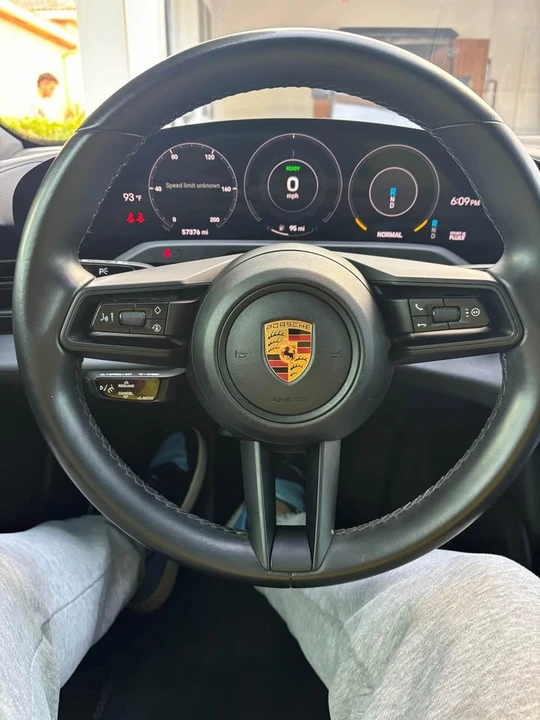2022 Porsche Taycan - Image 9 of 16