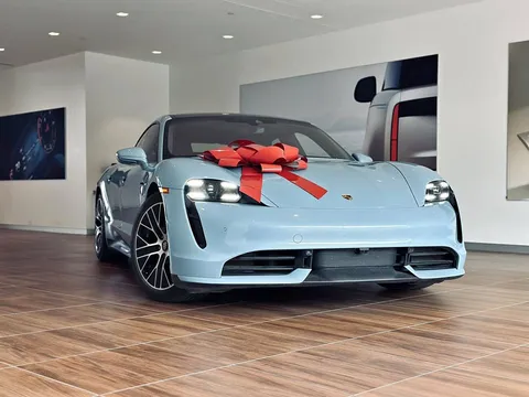 2022 Porsche Taycan Turbo
