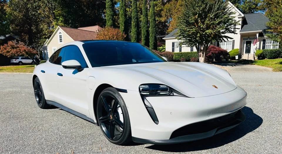2022 Porsche Taycan - Image 4 of 10