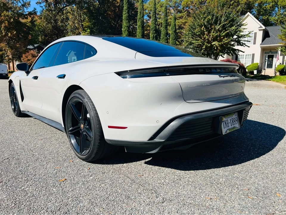 2022 Porsche Taycan - Image 10 of 10