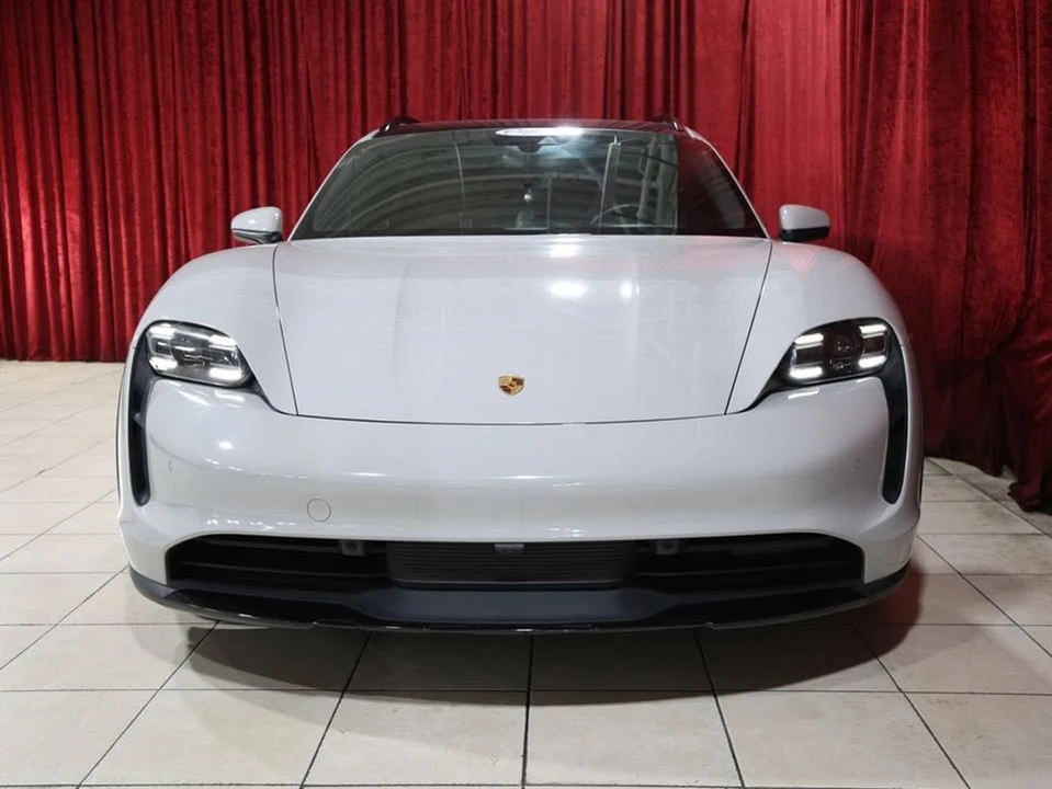 2022 Porsche Taycan - Image 8 of 19
