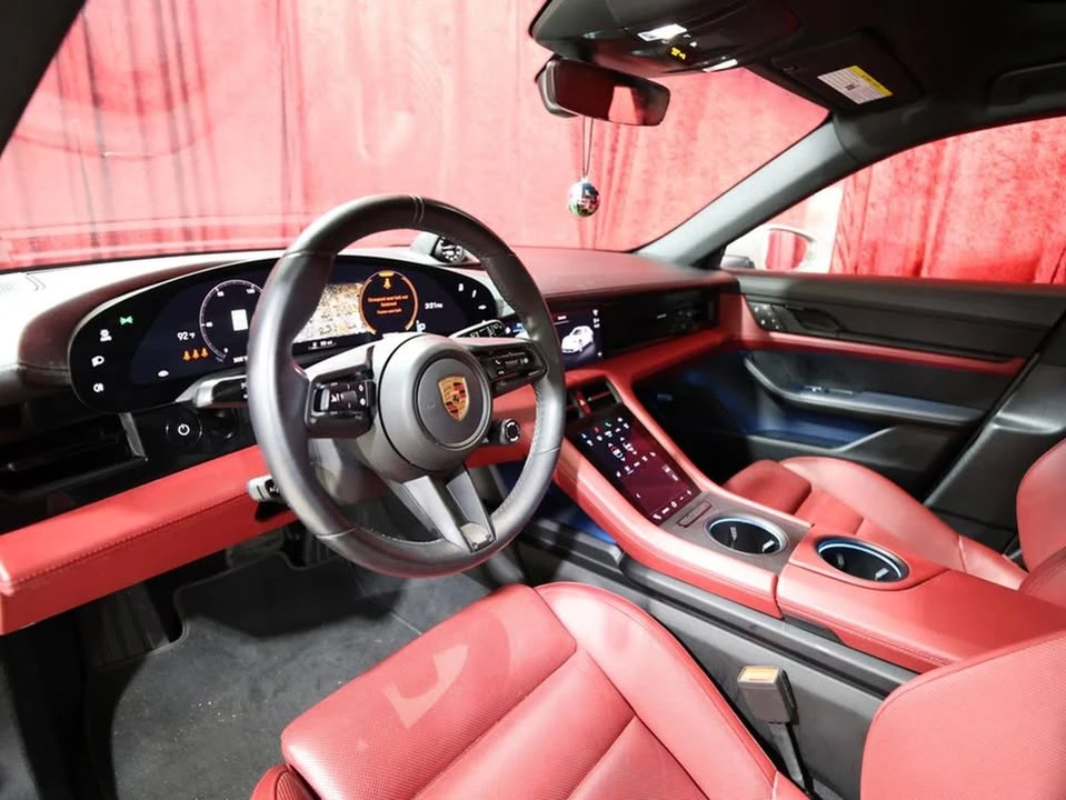 2022 Porsche Taycan - Image 10 of 18