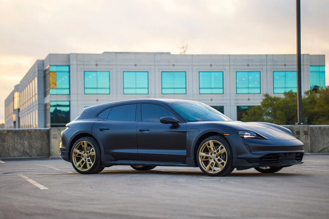 2022 Porsche Taycan Cross Turismo - Image 8 of 24