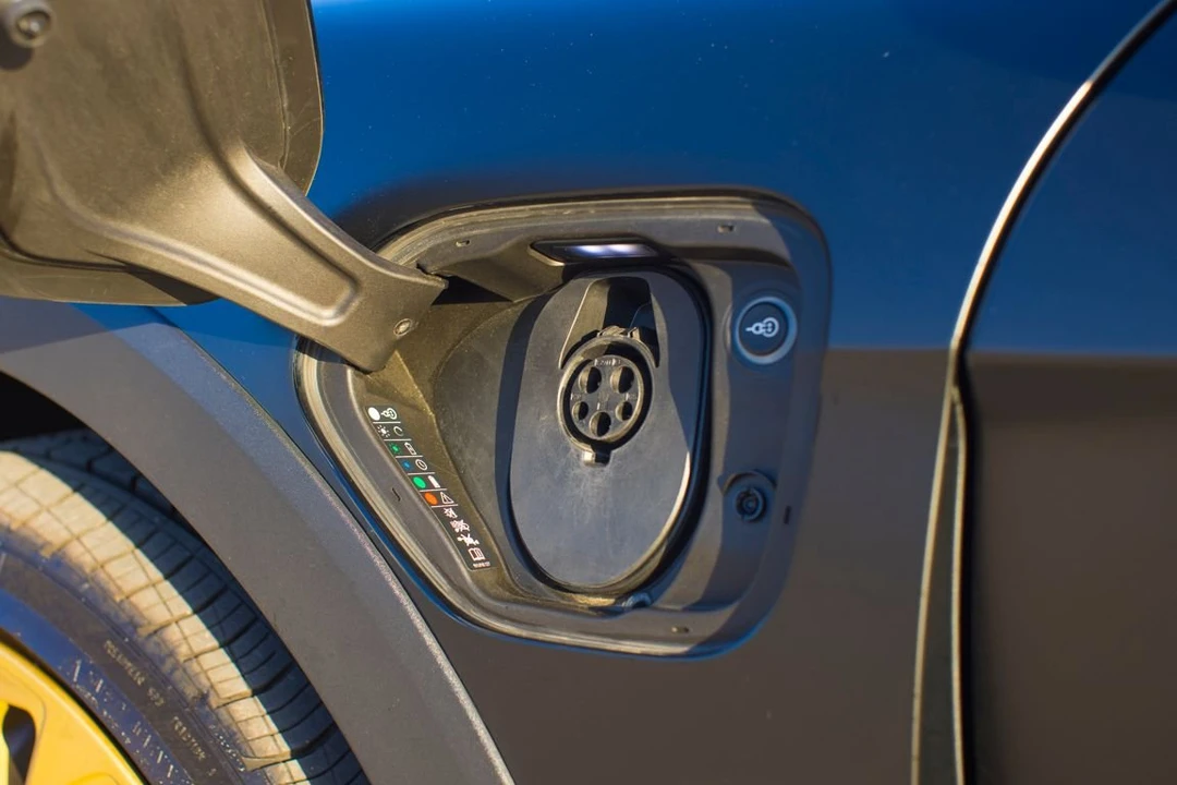 2022 Porsche Taycan Cross Turismo - Image 20 of 24
