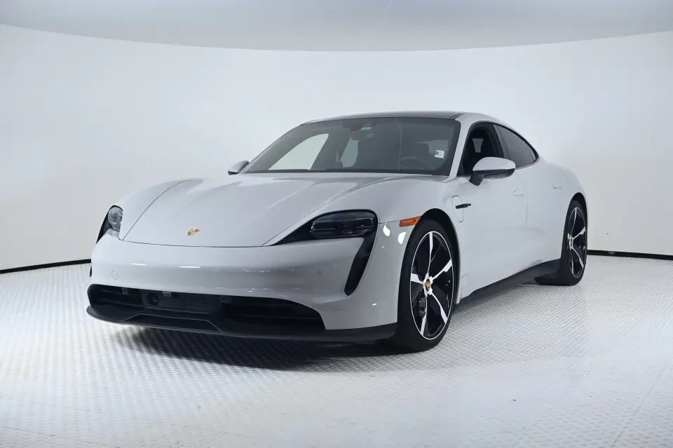 2022 Porsche Taycan 4 - Image 10 of 11