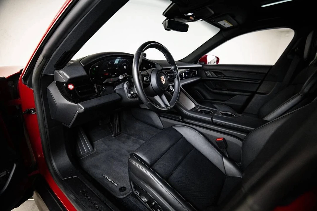 2022 Porsche Taycan Cross Turismo - Image 4 of 4