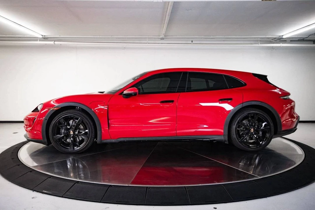 2022 Porsche Taycan Cross Turismo - Image 2 of 4
