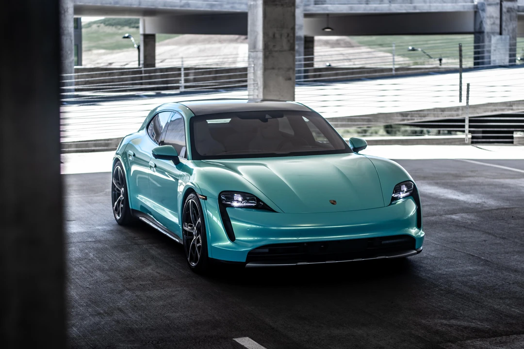 2022 Porsche Taycan 4 - Image 19 of 31