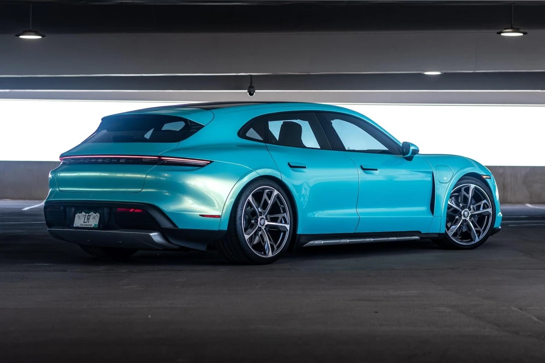 2022 Porsche Taycan 4 - Image 4 of 31