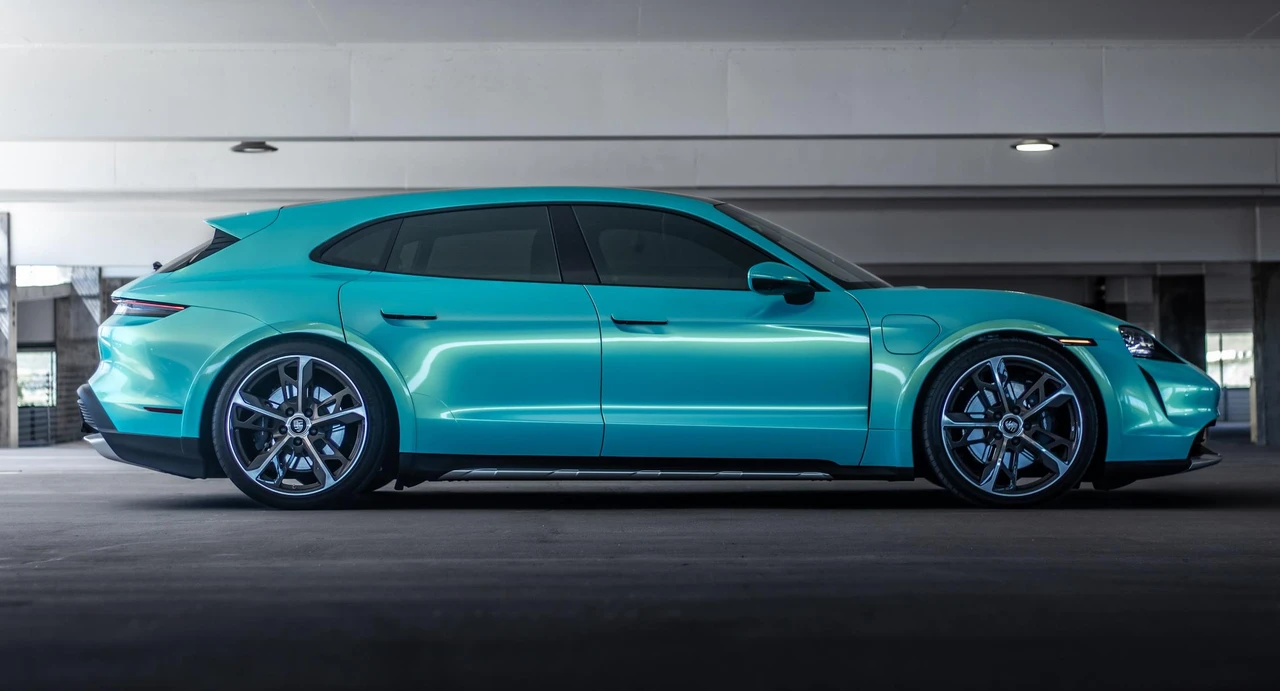 2022 Porsche Taycan 4 - Image 15 of 31
