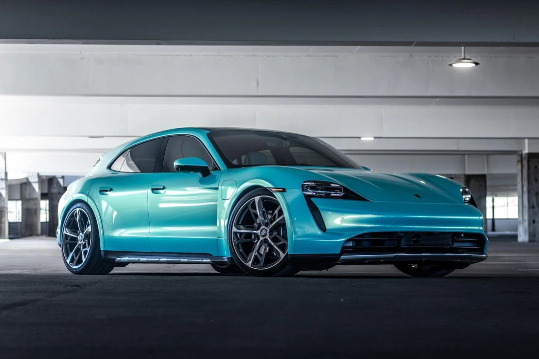 2022 Porsche Taycan 4 - Image 17 of 31