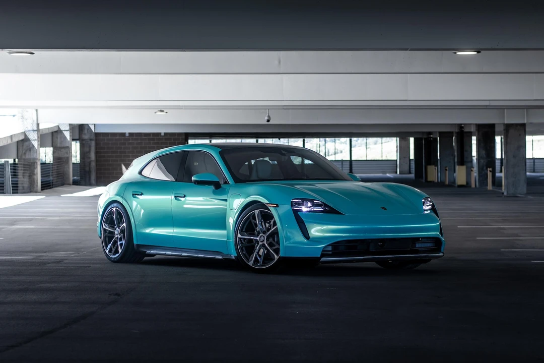 2022 Porsche Taycan 4 - Image 18 of 31